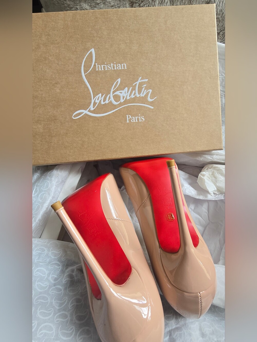 Christian Louboutin Hot Chick Nude Patent Leather Pumps Heels Size 42 - Picture 8 of 10